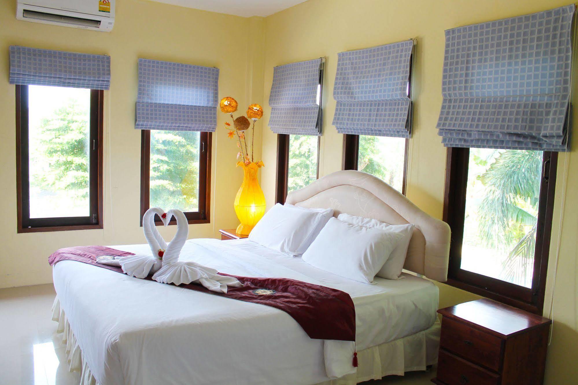 Yuwadee Resort Csalong Kültér fotó