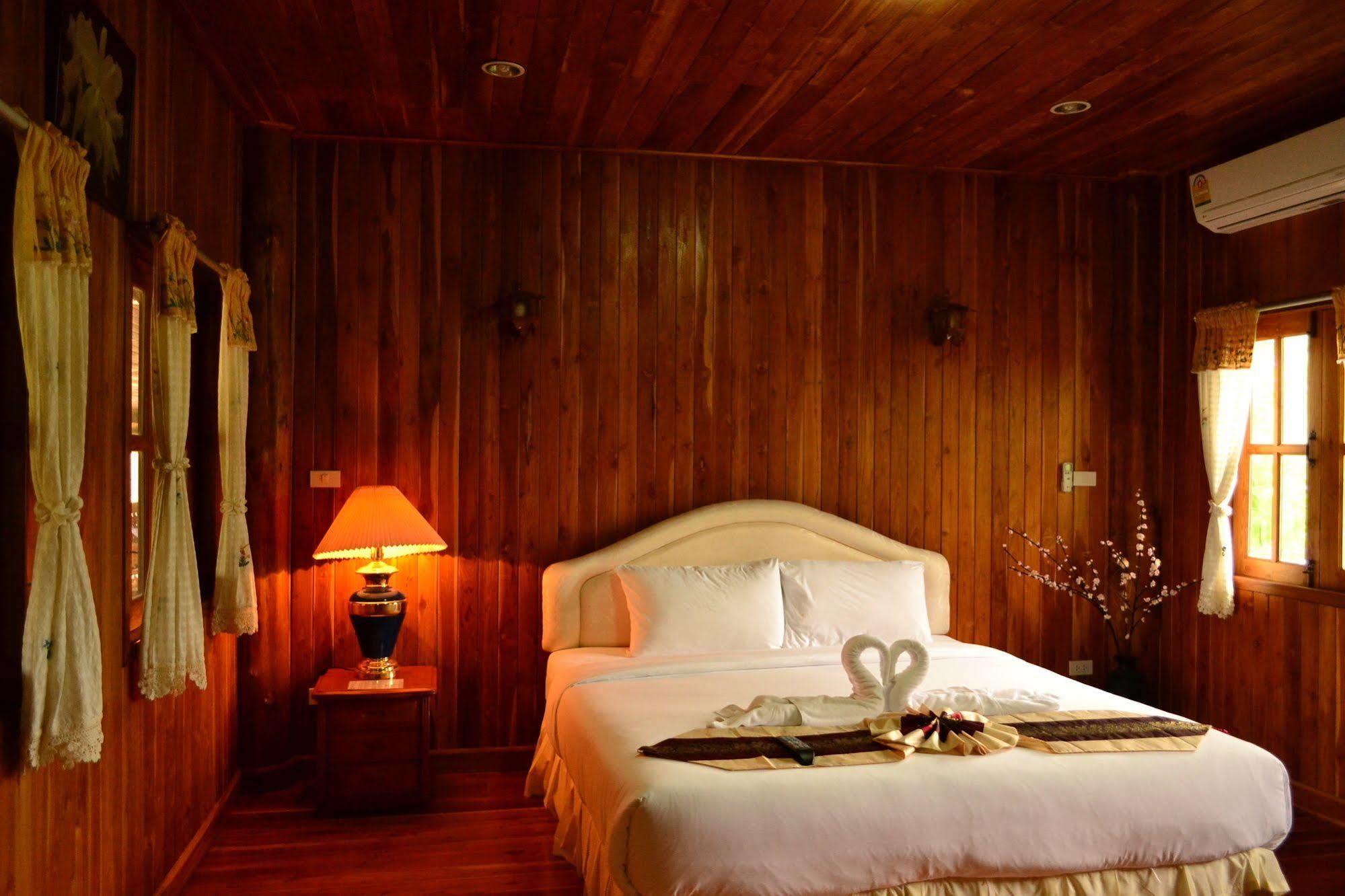 Yuwadee Resort Csalong Kültér fotó